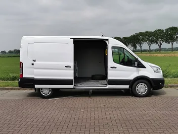 Prijevoznik Kombi Ford Transit u Antwerpen Belgija